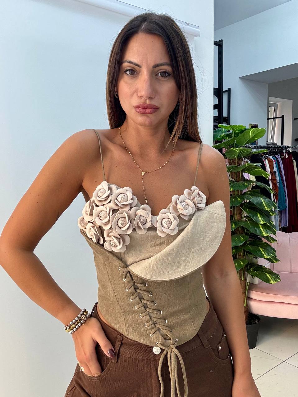 photo_5915762158669516275_y